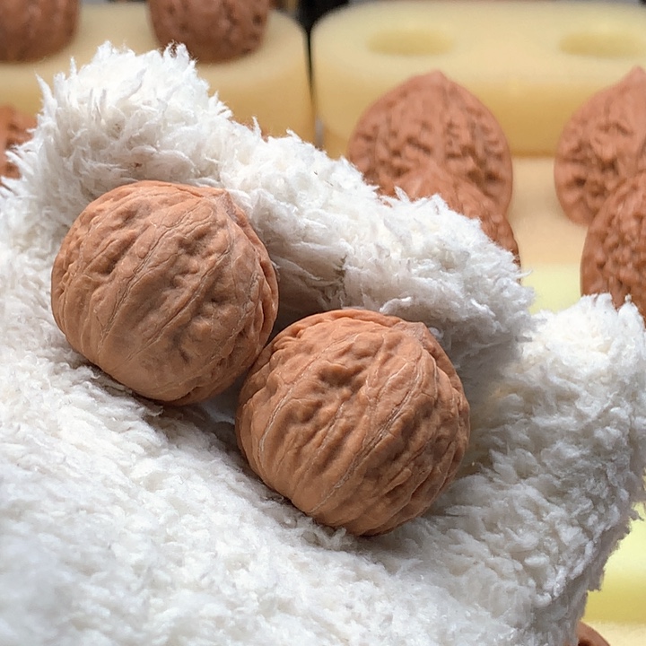 文玩核桃吊坠秋子