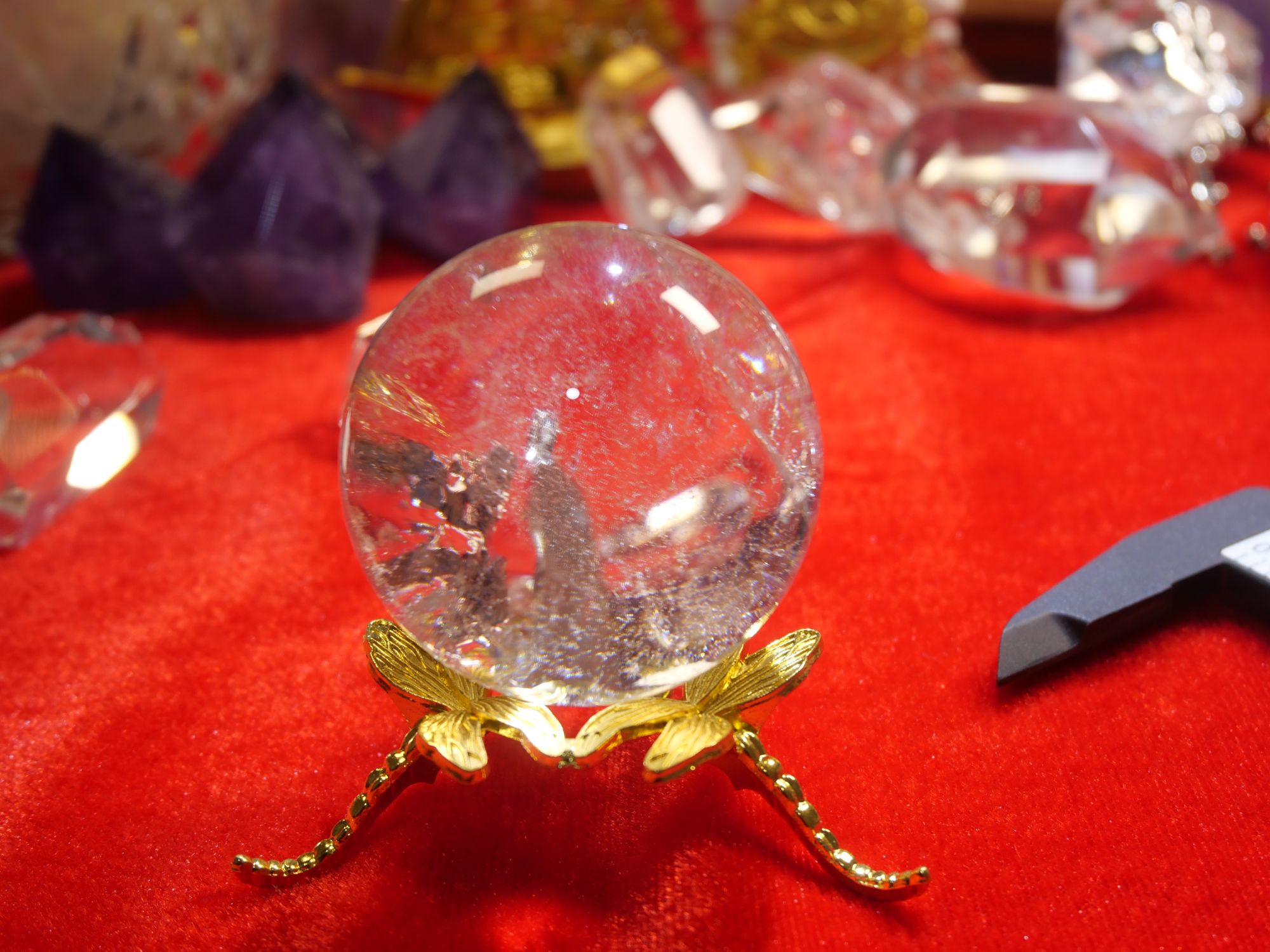  {豆爸甄选}纯天然毕业级带彩虹白水晶球直径5.12cm