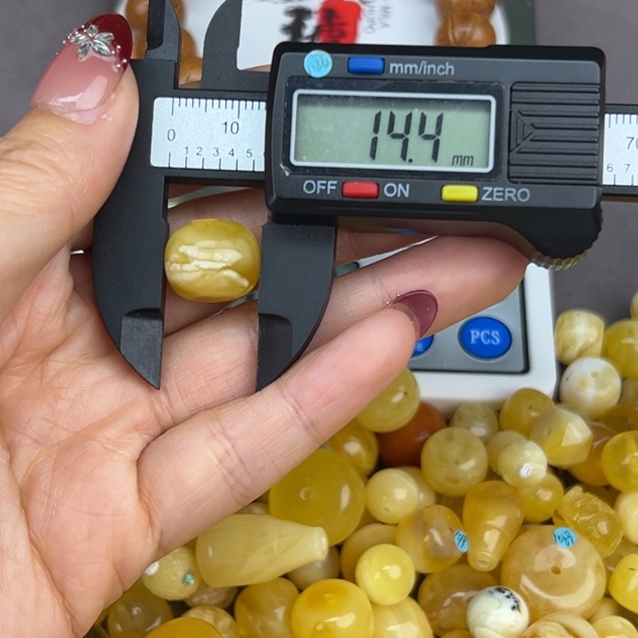 琥珀裸石未镶嵌微瑕164