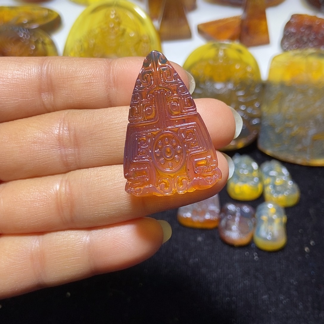 琥珀未镶嵌颈饰仿古双龙 431