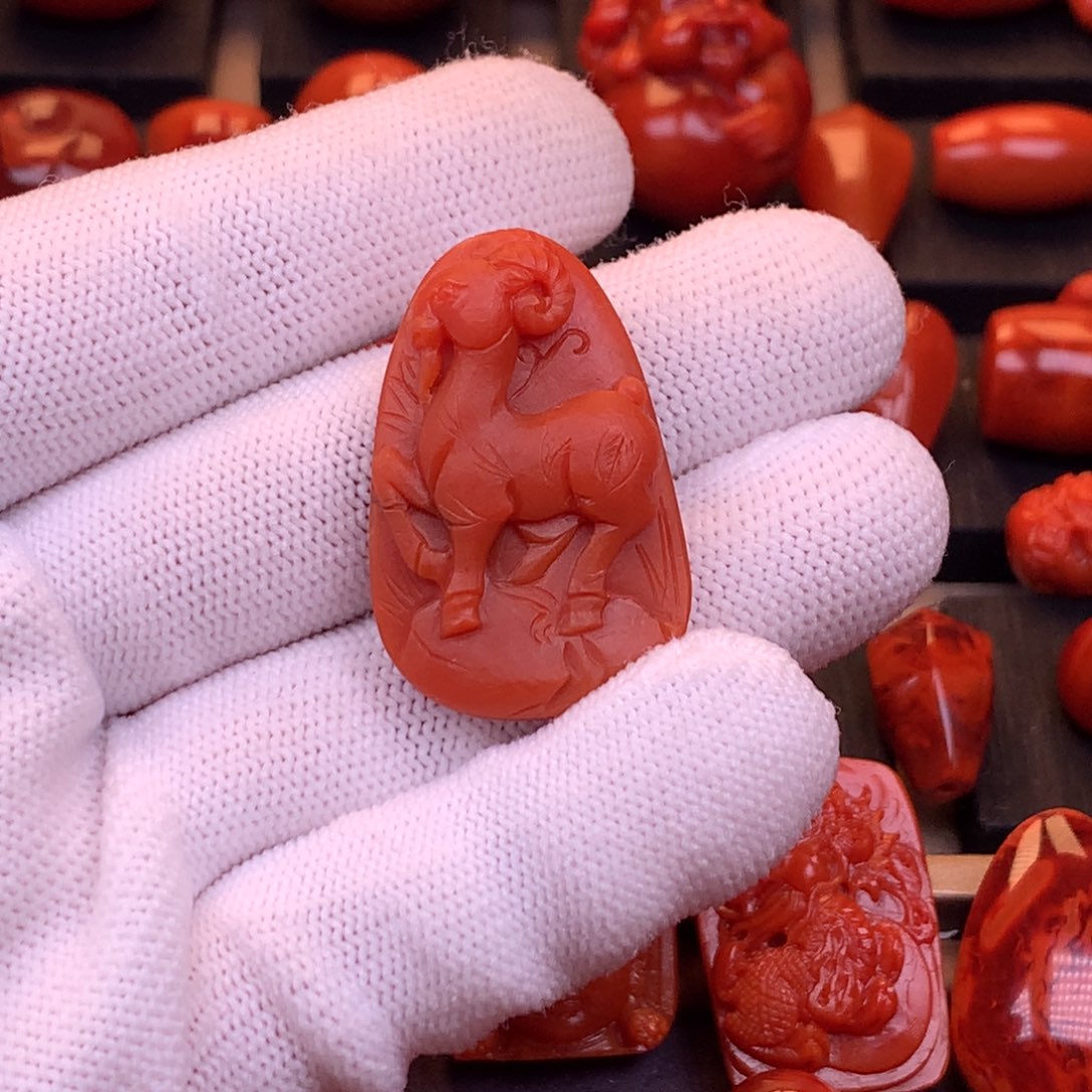 南红玛瑙未镶嵌生肖羊牌子23.4mm