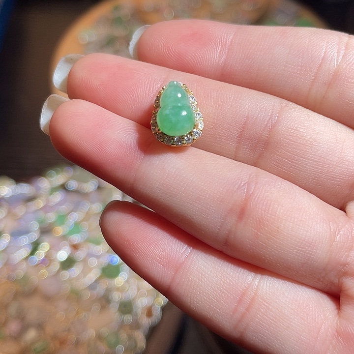 翡翠银S925镶嵌颈饰翡翠