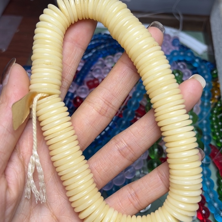 颈饰玻璃1854一条