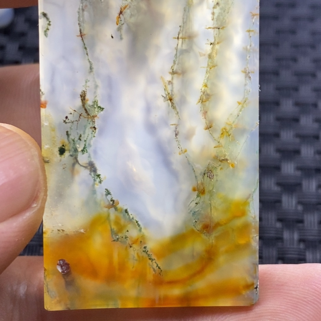 杨***坚玛瑙/玉髓未镶嵌颈饰