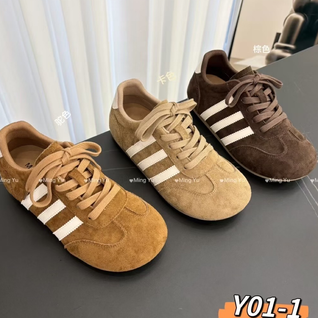 Y01-1新款百搭复古风娃娃头三条德训闲板鞋女鞋秋款巨软
