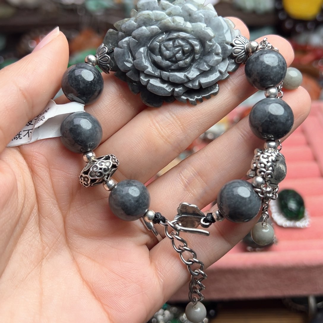 呆***人翡翠未镶嵌颈饰吊坠