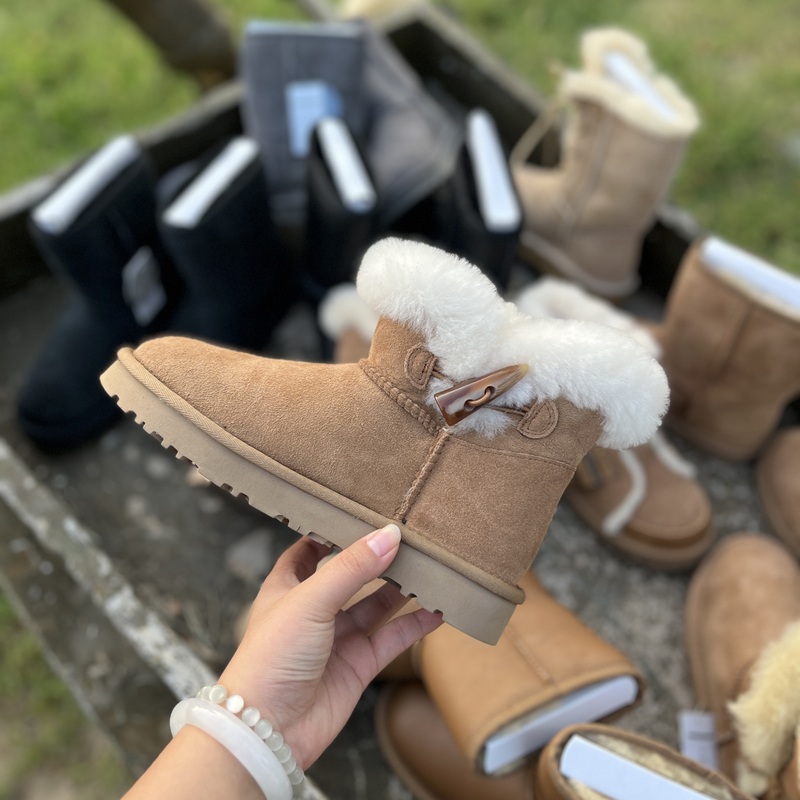 兄妹【羊皮毛一体】一粒牛角扣网红时尚百搭低款雪地靴
