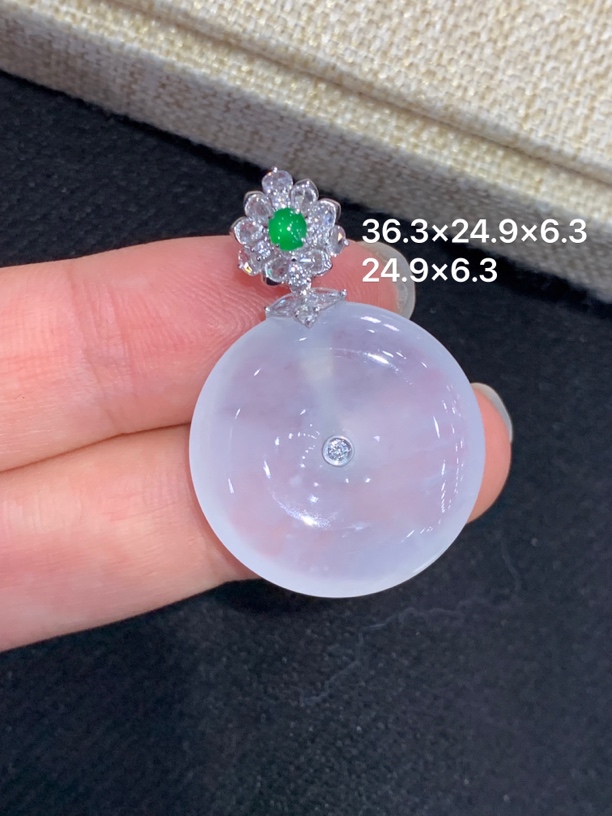 18K金镶嵌天然缅甸翡翠冰种平安扣吊坠