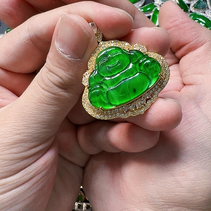 翡翠颈饰未镶嵌天然A货翡翠放漏