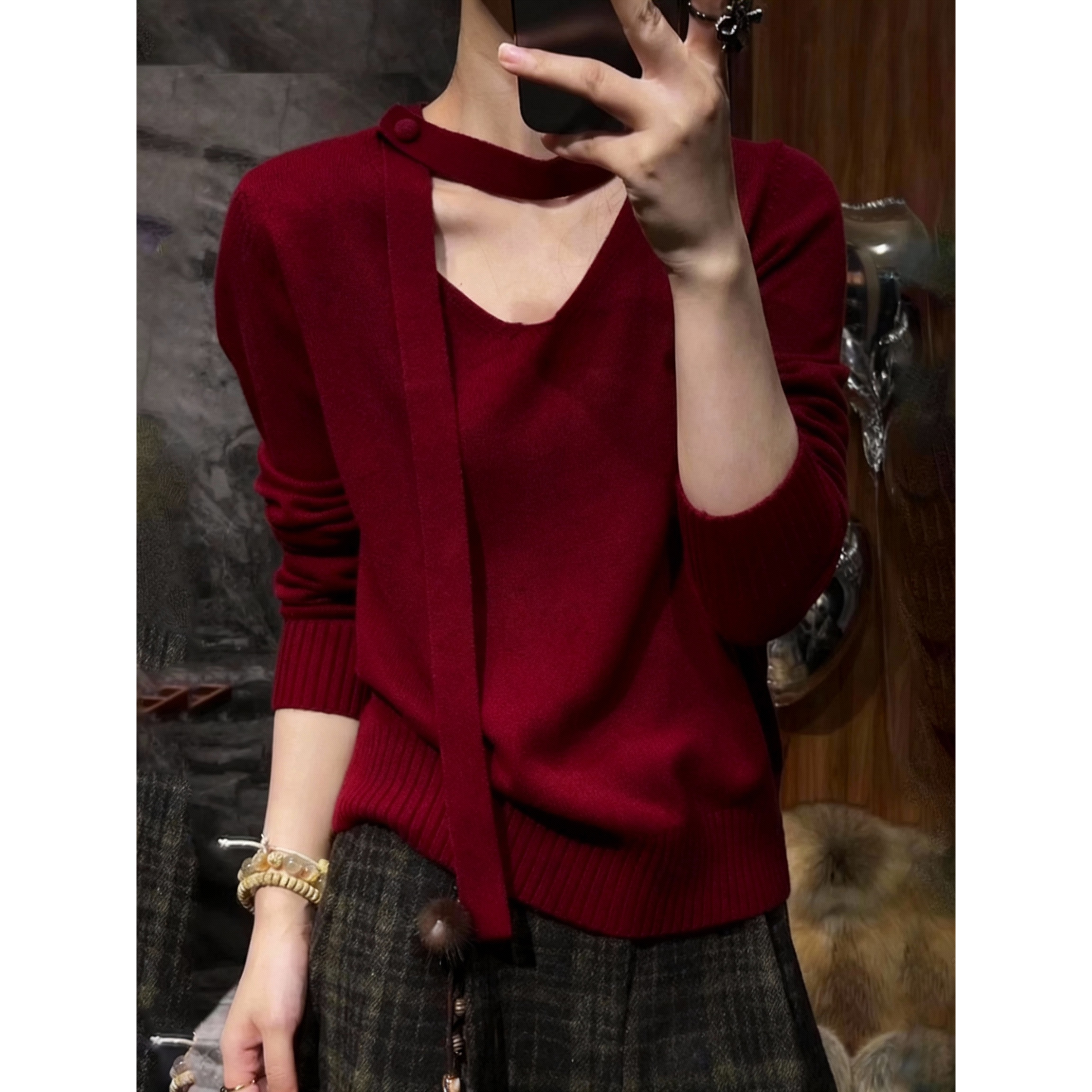红色V领长袖针织衫女2025秋冬新款高级感飘带设计轻奢大码毛衣潮