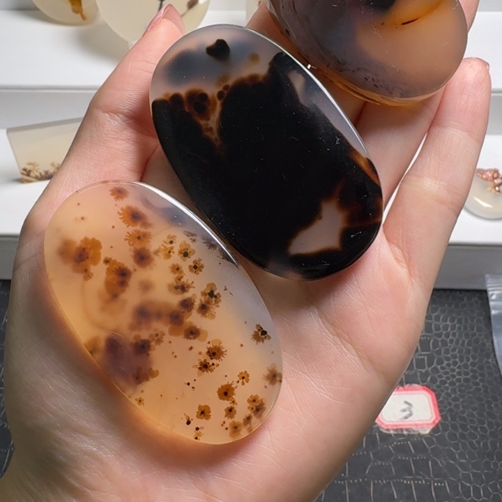 玛瑙/玉髓未镶嵌珠宝奇石