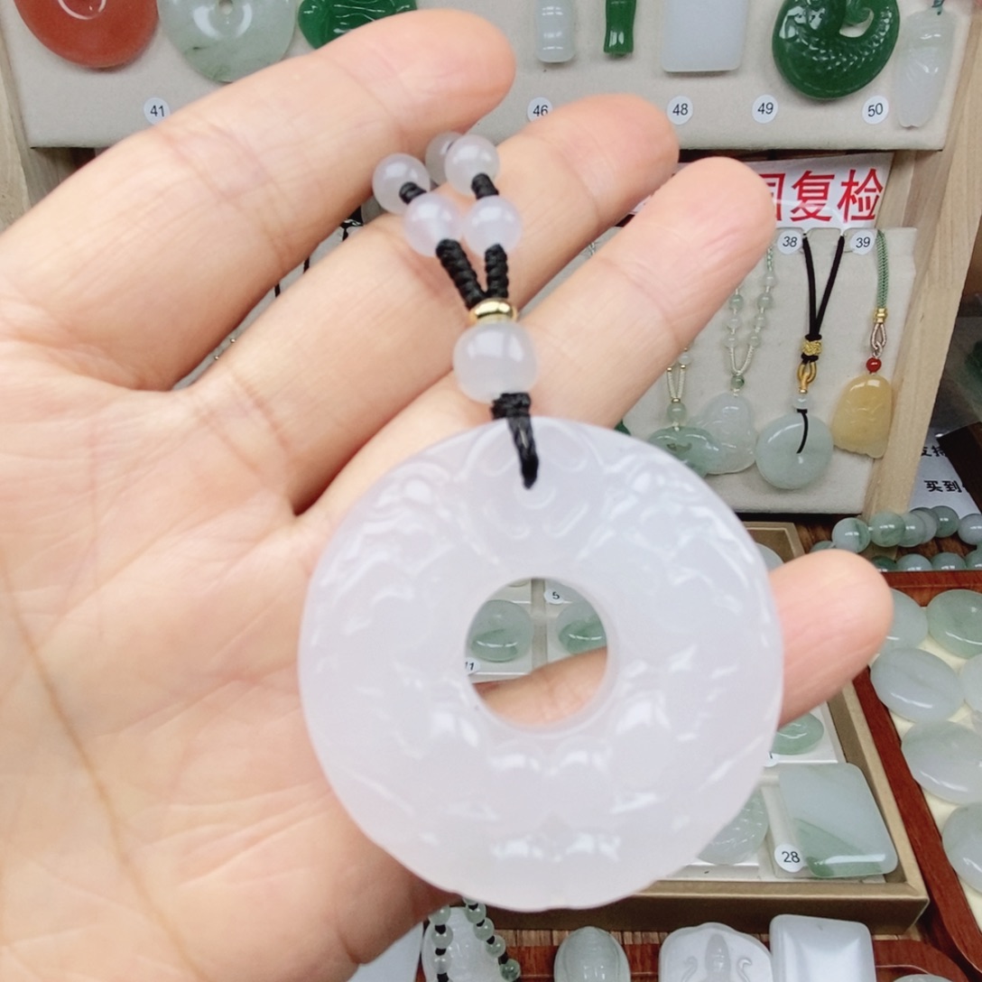 石英质玉（天山翠）合金颈饰
