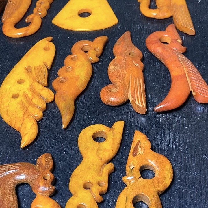 生***术和田玉未镶嵌颈饰