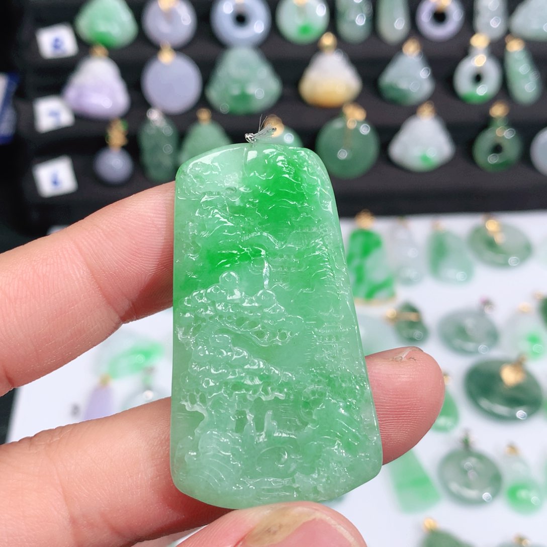 翡翠未镶嵌颈饰翡翠