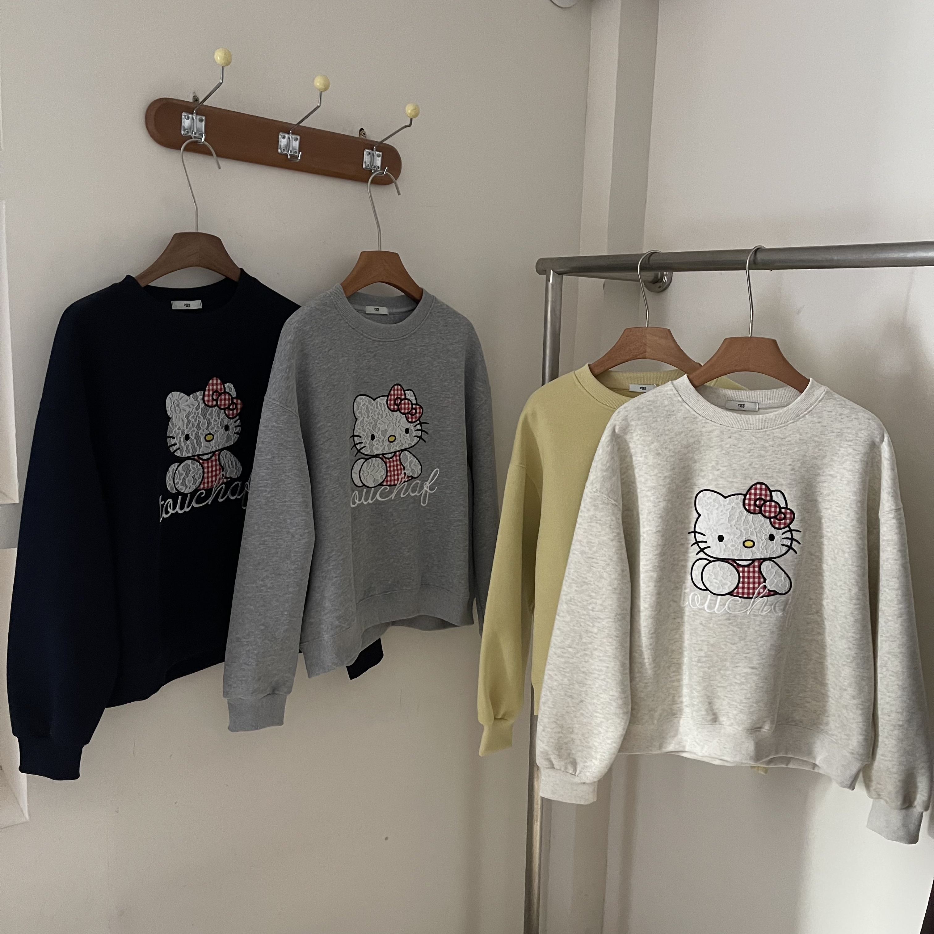 【Trend maker】-XIXI-秋季圆领薄款ins感kitty猫宽松休闲卫衣