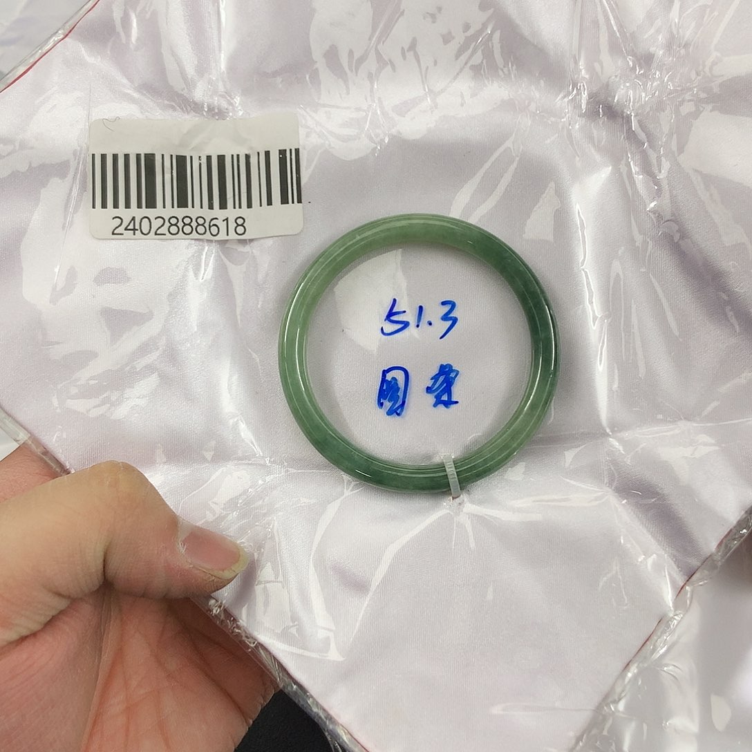 翡翠手镯未镶嵌天然缅甸翡翠手镯