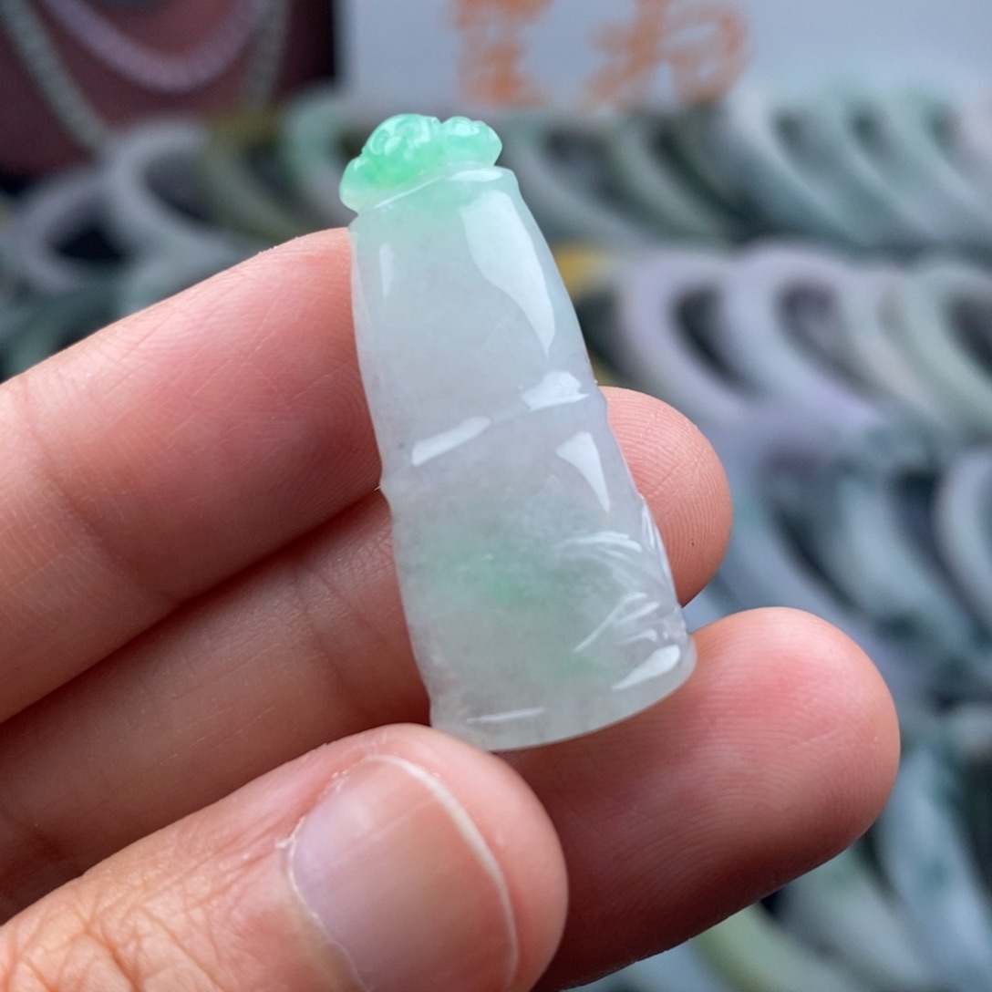 翡翠颈饰未镶嵌挂件