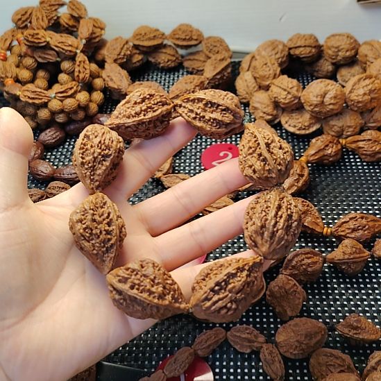 国***爸吊坠文玩核桃红蚂蚁