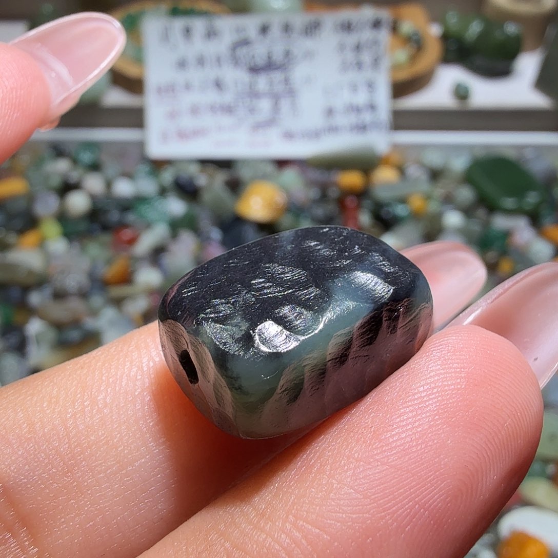 和田玉未镶嵌珠宝奇石