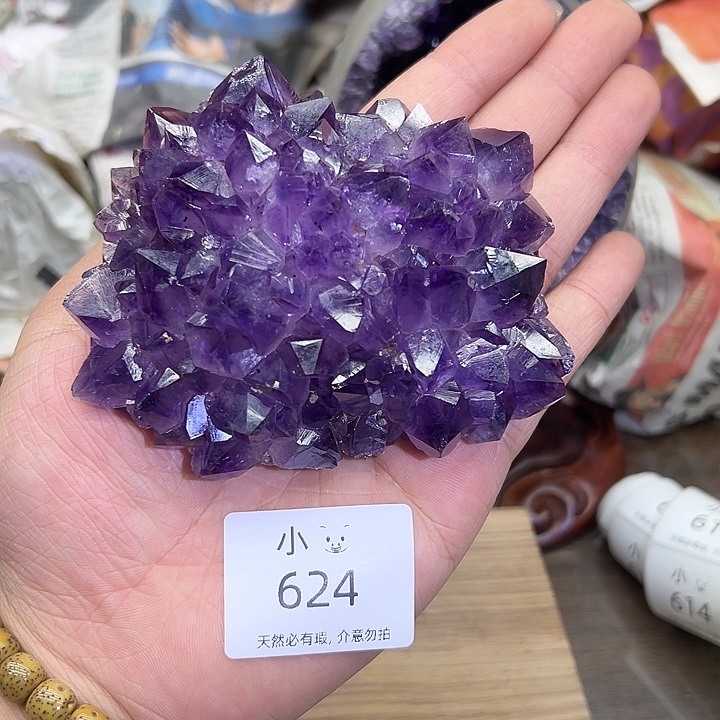 未镶嵌水晶大型摆件（非配饰）