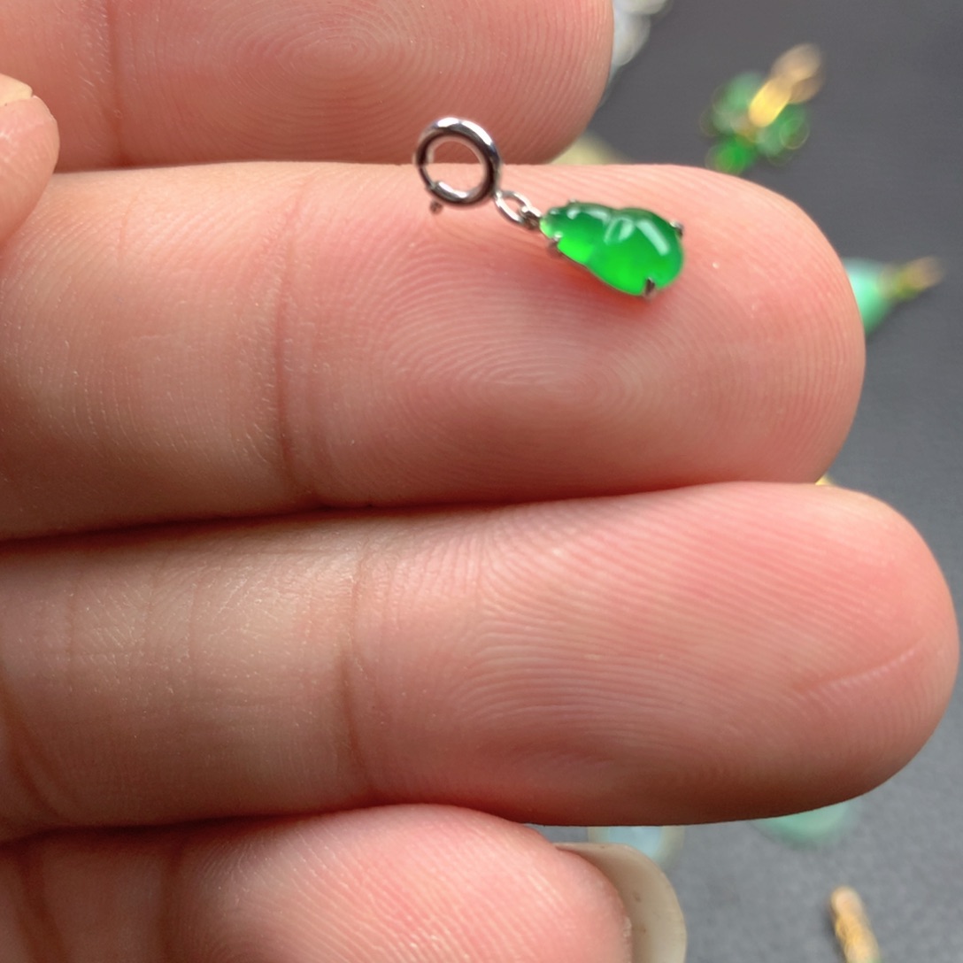 【闪购商品】颈饰18K金镶嵌翡翠翡翠