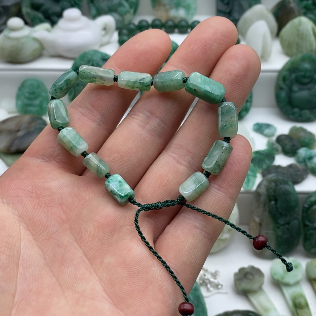 独山玉手串未镶嵌