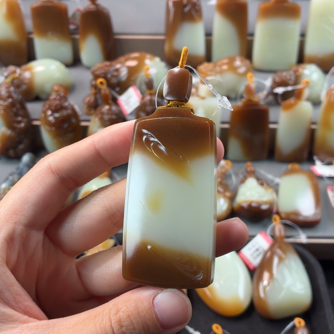 和田玉未镶嵌颈饰