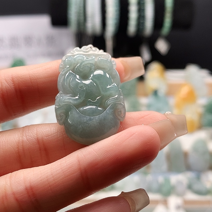 吊坠(不含链)未镶嵌翡翠