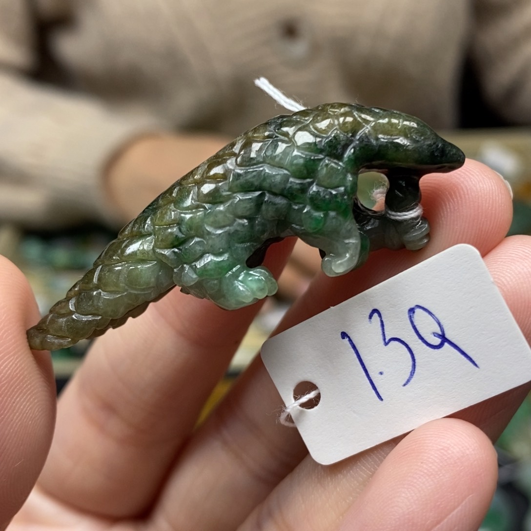 翡翠颈饰未镶嵌穿山甲18号