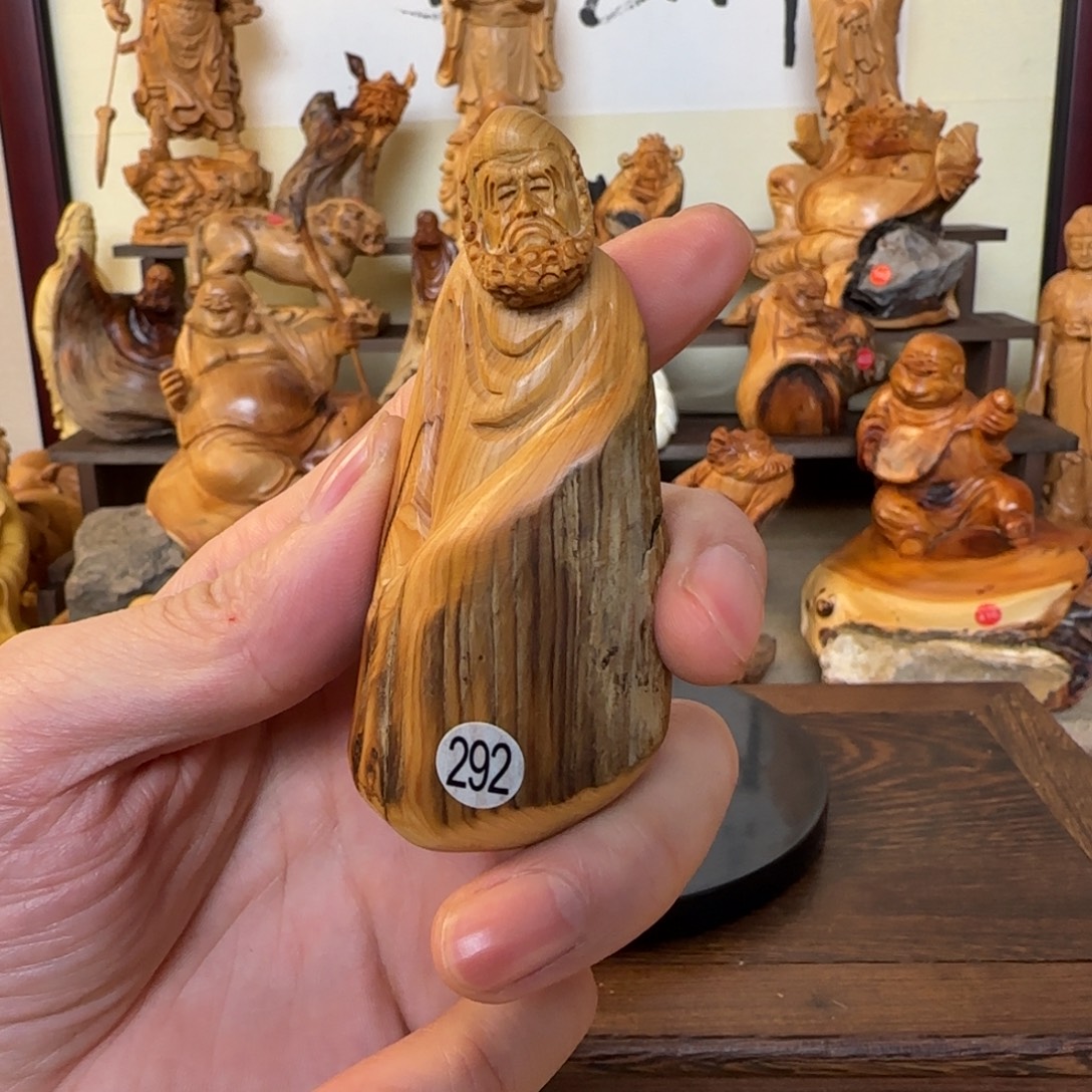 崖柏小木匠艺雕一物一拍