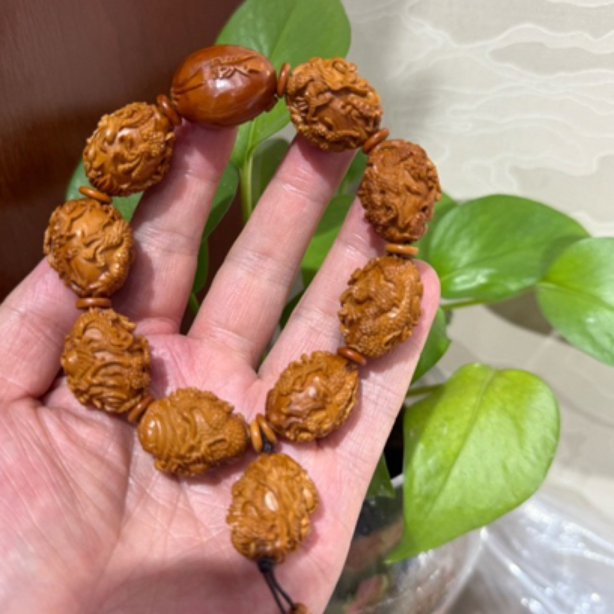 橄榄核纯手工雕刻