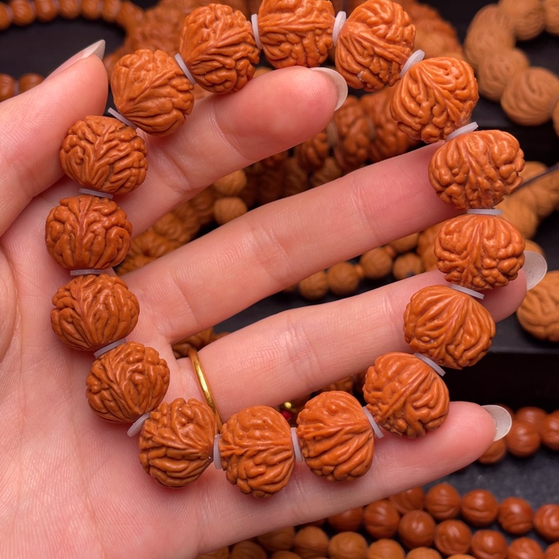 桃核吊坠金蟾16。  