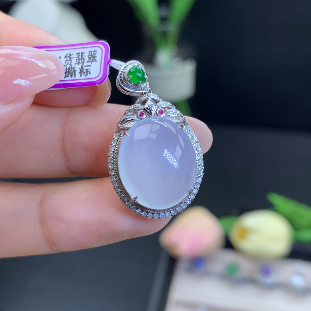 翡翠18K金镶嵌颈饰