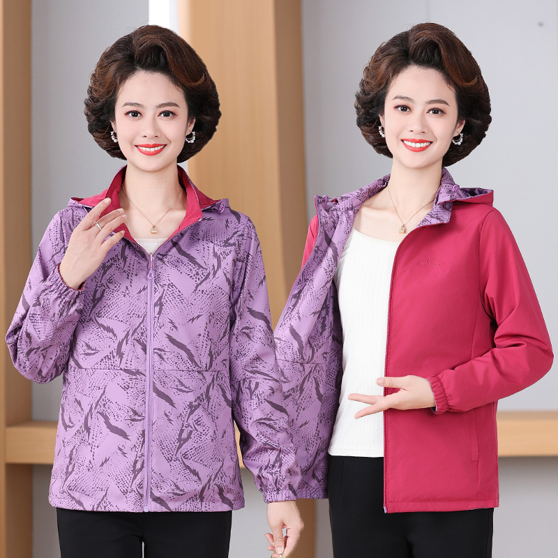 两面穿冲锋衣户外女装防水透气登山外套2025新款妈妈装运动时尚