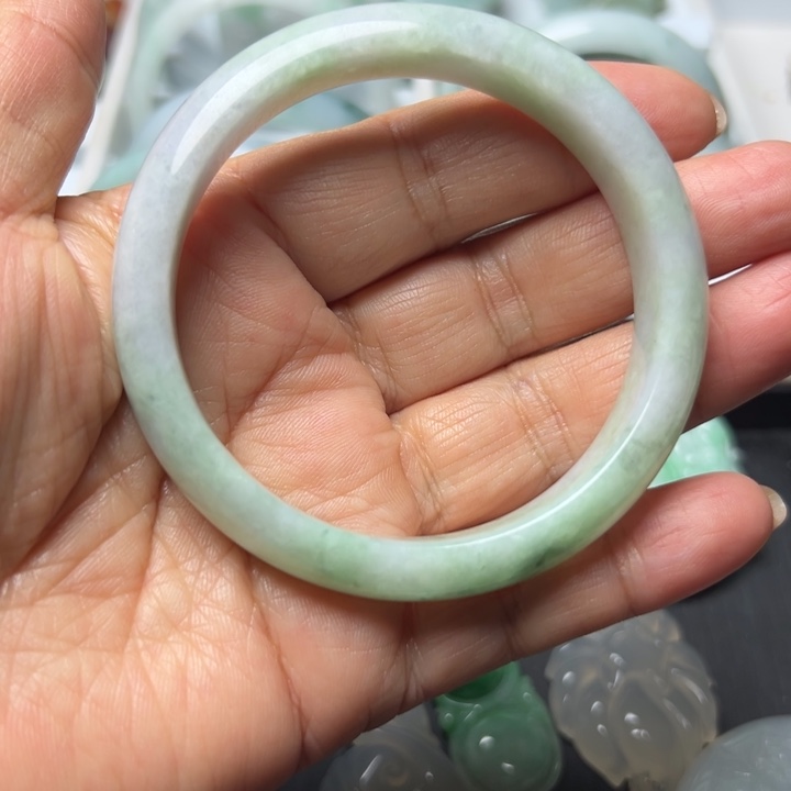 翡翠未镶嵌手镯天然