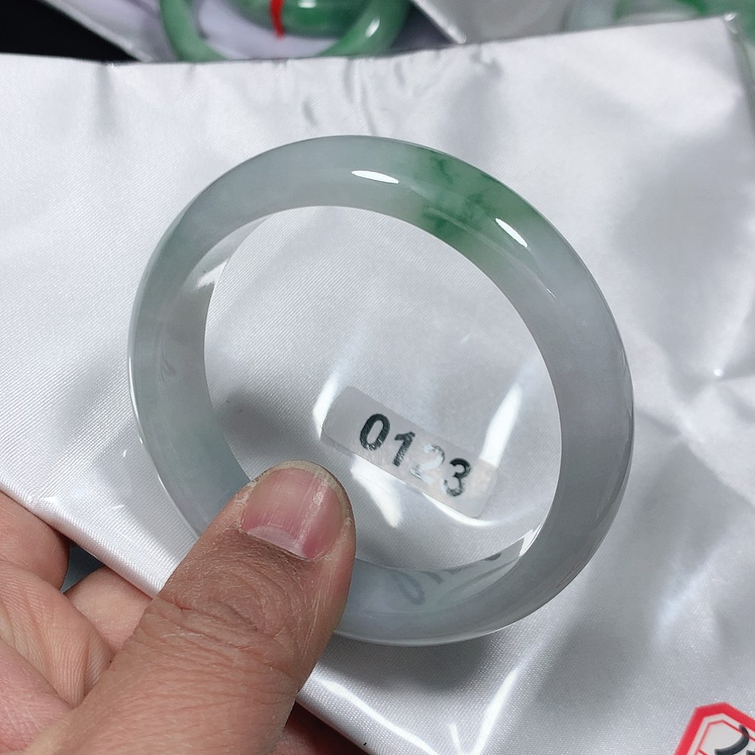 翡翠手镯未镶嵌天然缅甸翡翠手镯A货