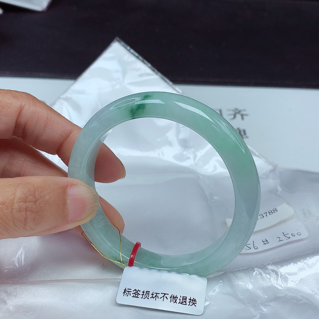 翡翠手镯未镶嵌56圈3788