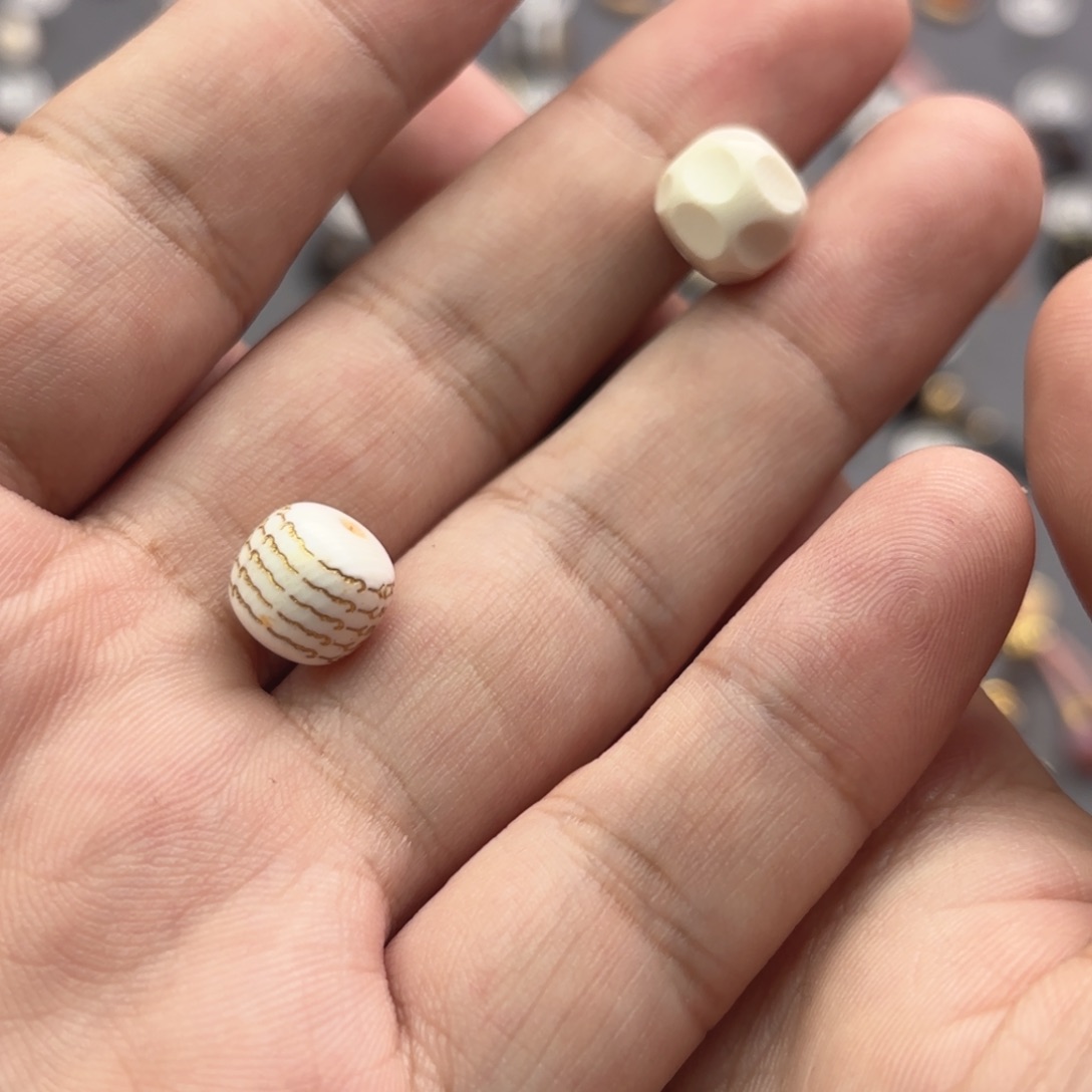 A***年玛瑙/玉髓未镶嵌文玩配饰