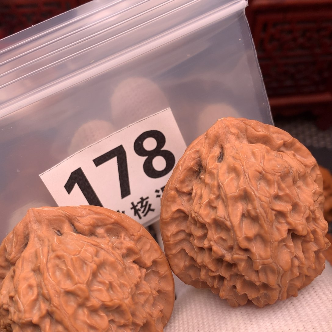 文玩核桃把件奥***毛金麒麟45