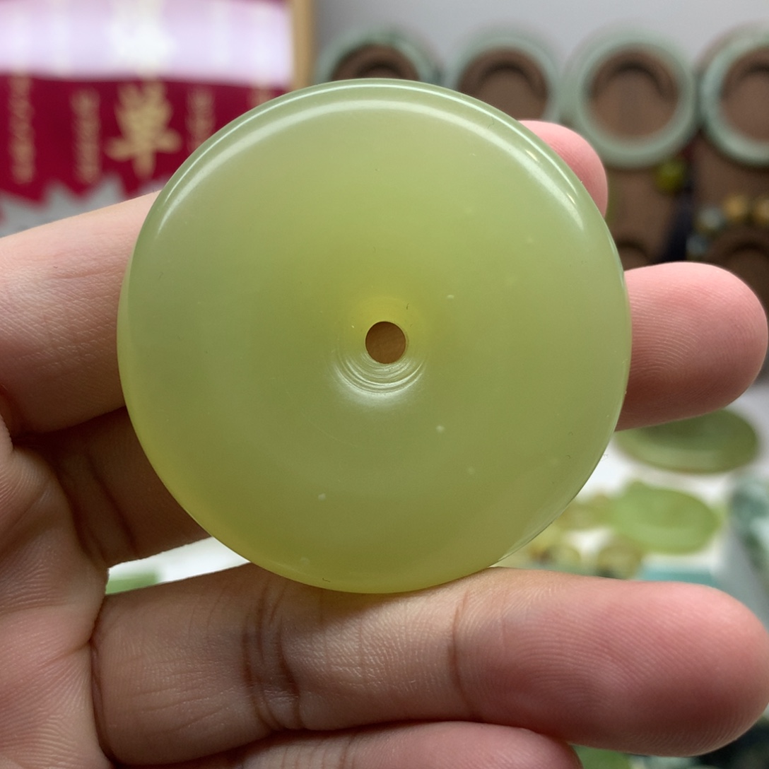 岫玉未镶嵌吊坠(不含链)