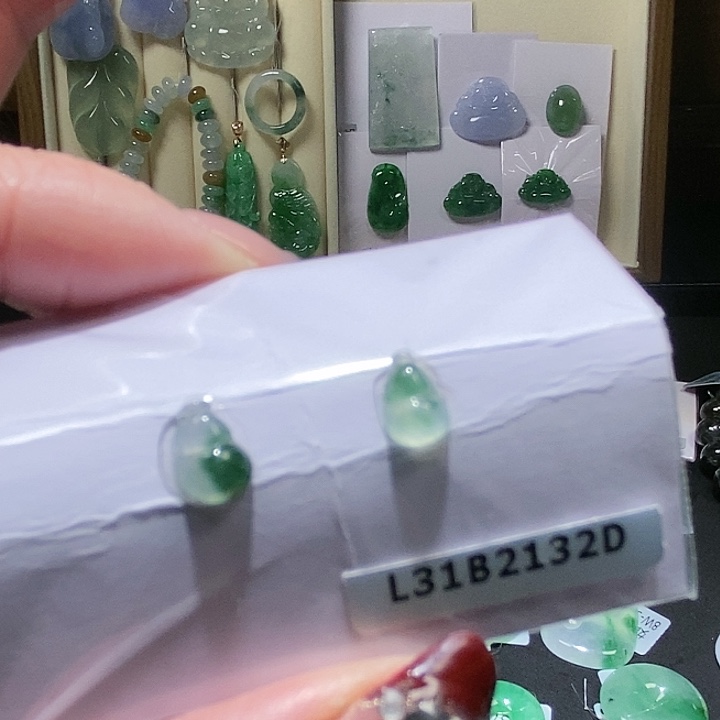 翡翠未镶嵌耳饰高冰飘绿花葫芦耳饰