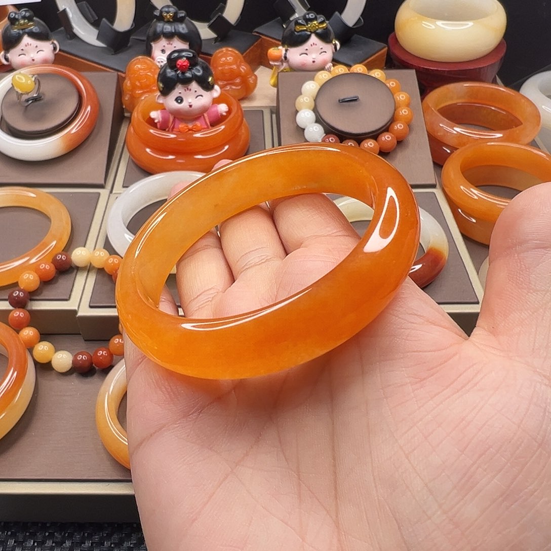 石英质玉（黄龙玉）未镶嵌手镯包容福利61.9