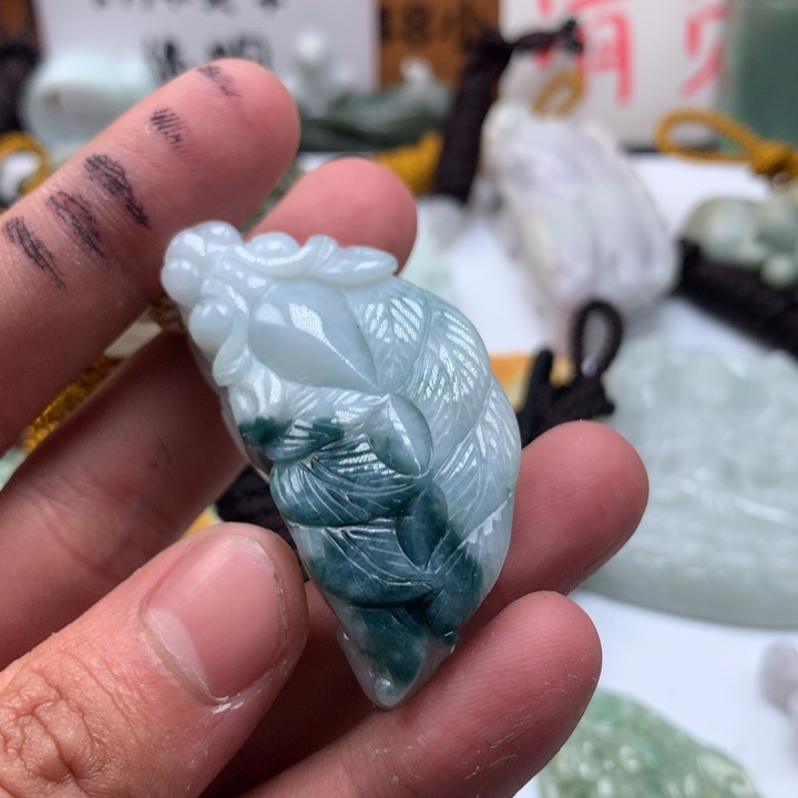 翡翠未镶嵌颈饰保真天然a货翡翠