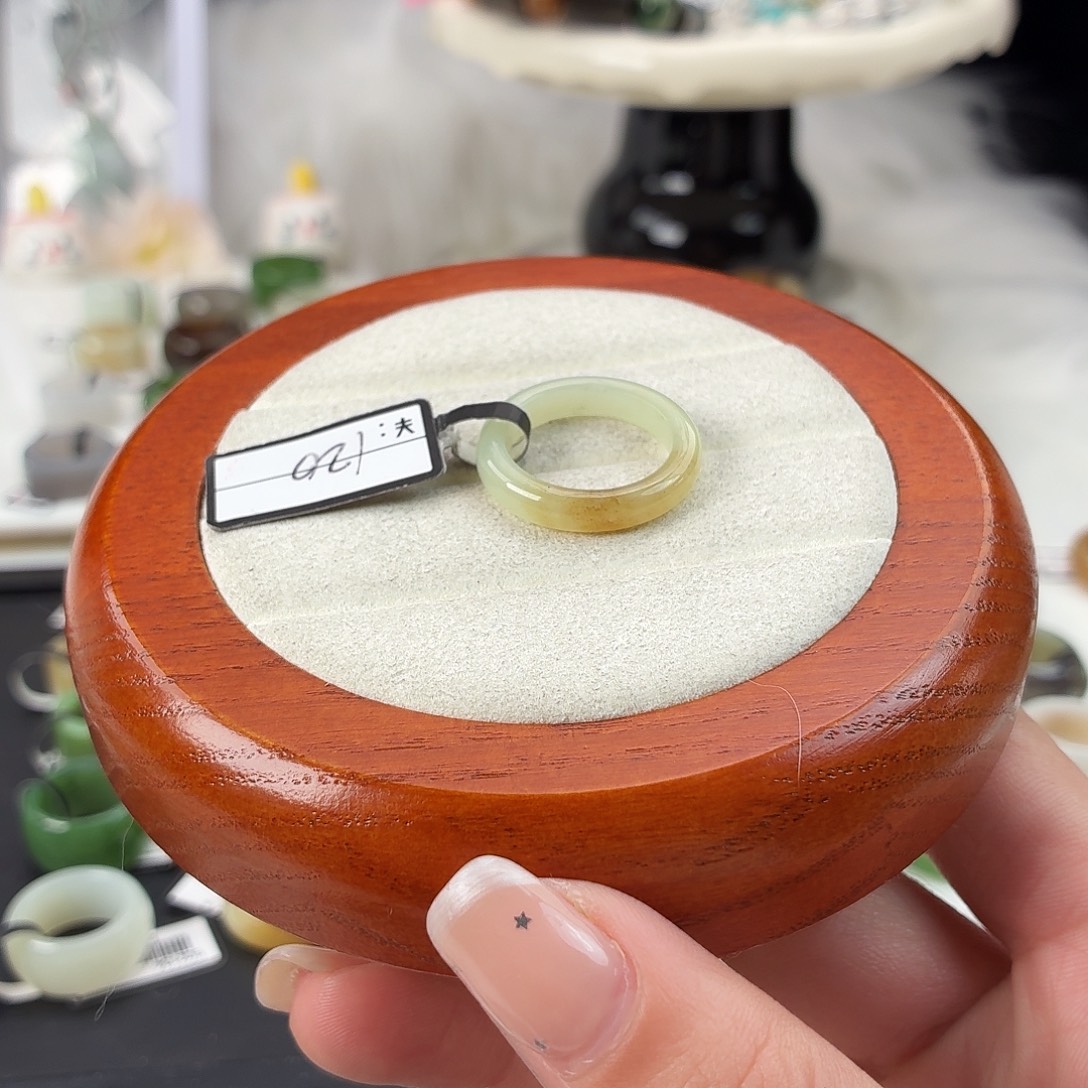 和田玉未镶嵌戒指Q89糖渐变泥鳅背内径17.7