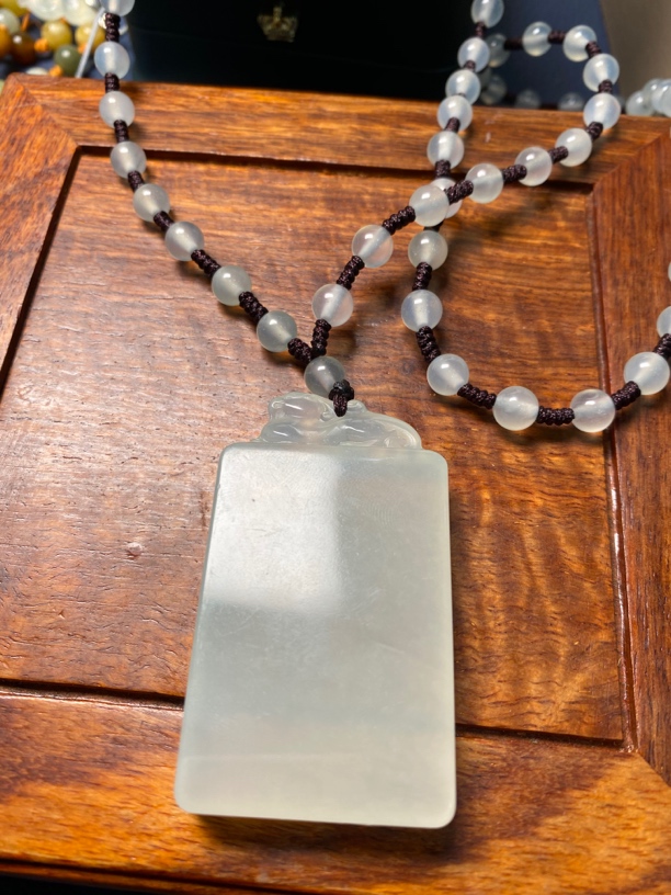 岫玉貔貅平安无事牌 全珠链精美高冰方牌白色