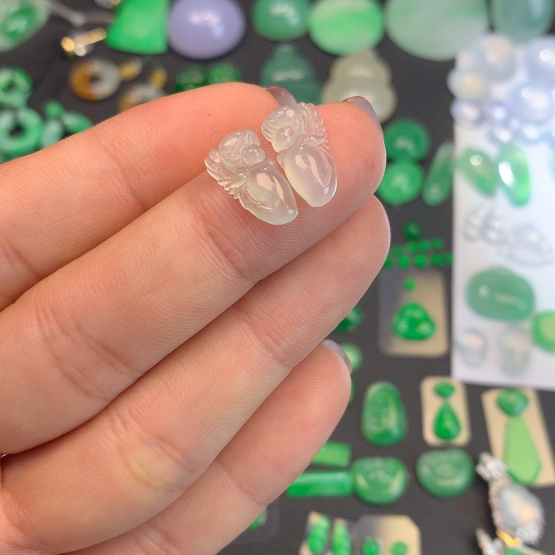 翡翠颈饰未镶嵌裸石小仙子