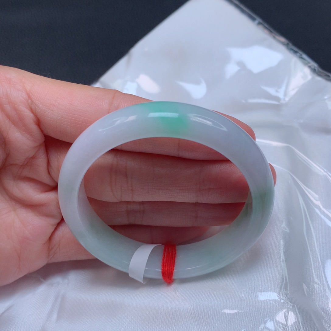 翡翠手镯未镶嵌天然