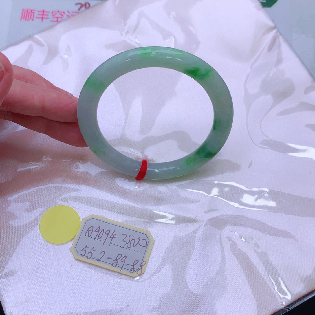 未镶嵌手镯翡翠缅甸翡翠手镯