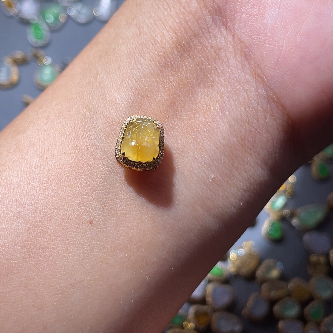 吊坠(不含链)18K金镶嵌翡翠