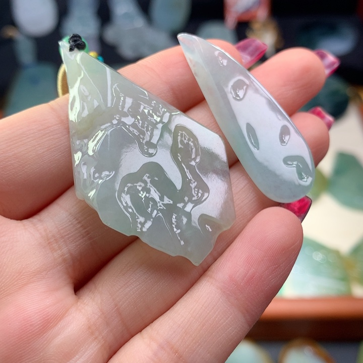 颈饰未镶嵌翡翠好